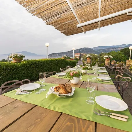 Shanti - Restaurant Di Aversano Salvatore ソレント